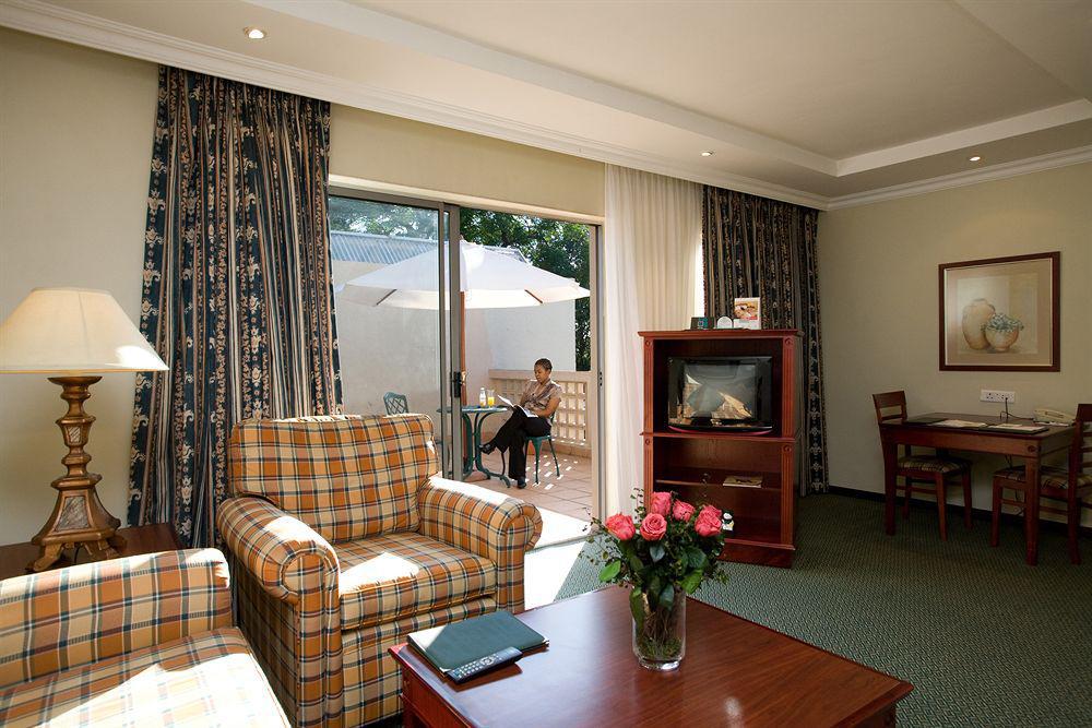 Courtyard Hotel Sandton Johannesburg Zewnętrze zdjęcie